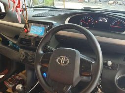 Mobil Toyota Sienta 2016 G terbaik di Jawa Barat 5