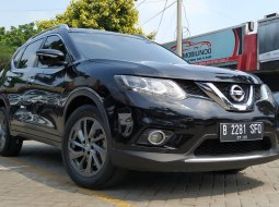 Nissan X-Trail 2.5 2015 Hitam mulus siap pake 3