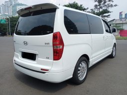 Hyundai H-1 XG 2014 Putih 4