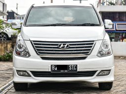 Hyundai H-1 XG 2012 Putih 1