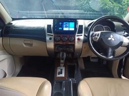 Mobil Mitsubishi Pajero Sport 2010 Exceed dijual, Jawa Timur 3