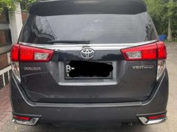 Toyota Venturer 2017 Sumatra Utara dijual dengan harga termurah 11