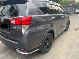 Toyota Venturer 2017 Sumatra Utara dijual dengan harga termurah 9