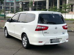 Nissan Grand Livina XV 2013 Putih 4
