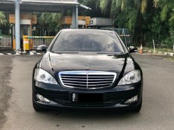 Mercedes-Benz S-Class 2007 Hitam 2