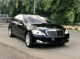 Mercedes-Benz S-Class 2007 Hitam 3