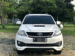 Toyota Fortuner G TRD 2015 Putih 1