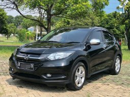 Honda HR-V 1.5L E CVT 2015 Hitam 2