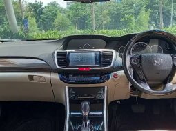 DKI Jakarta, Honda Accord 2.4 VTi-L 2017 kondisi terawat 4