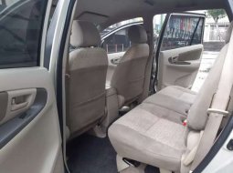 Mobil Toyota Kijang Innova 2013 2.0 G terbaik di Jawa Barat 8