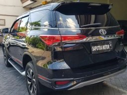 Jawa Timur, Toyota Fortuner VRZ 2019 kondisi terawat 16