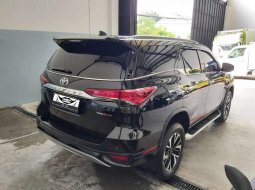 Jawa Timur, Toyota Fortuner VRZ 2019 kondisi terawat 2