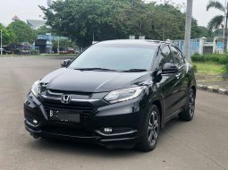 Honda HR-V 1.8L Prestige 2015 Hitam 3