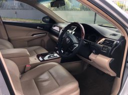 Toyota Camry 2.5 V 2013 Silver 8