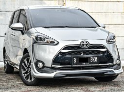 Toyota Sienta Q 2016 1