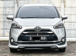 Toyota Sienta Q 2016 6