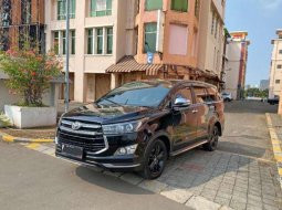 Mobil Toyota Venturer 2017 dijual, DKI Jakarta 9