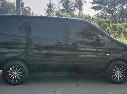 Banten, Nissan Serena 2010 kondisi terawat 6