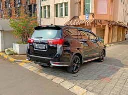 Mobil Toyota Venturer 2017 dijual, DKI Jakarta 3