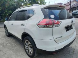 Jual mobil Nissan X-Trail 2.5 2015 bekas, Jawa Timur 10