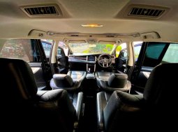 Mobil Toyota Venturer 2017 dijual, DKI Jakarta 11