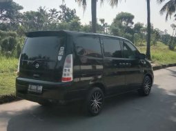 Banten, Nissan Serena 2010 kondisi terawat 8