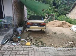 Lampung, Mazda Lantis 1995 kondisi terawat 4