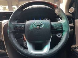 Dijual mobil bekas Toyota Fortuner VRZ, Jawa Barat  8