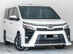 Toyota Voxy CVT 2018 Putih 1