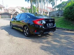 Jual cepat Honda Civic ES Prestige 2017 di Banten 10