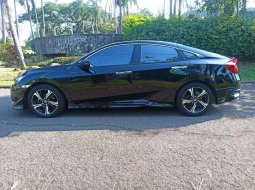 Jual cepat Honda Civic ES Prestige 2017 di Banten 11