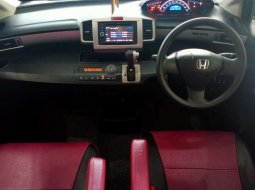 Jual mobil bekas murah Honda Freed 1.5 2013 di Jawa Timur 6