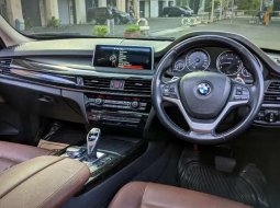 Mobil BMW X5 2015 terbaik di DKI Jakarta 7