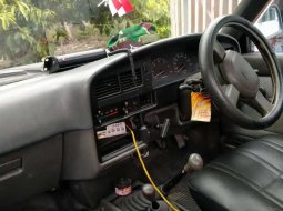 Mobil Toyota Hilux 1997 terbaik di Sumatra Utara 4