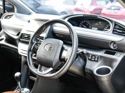 Toyota Sienta V 2016 MPV 4