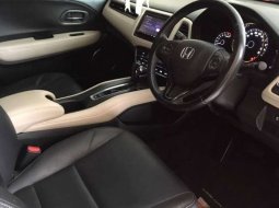 Bali, Honda HR-V Prestige 2016 kondisi terawat 3