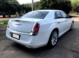 Chrysler 300C PENTASTAR 3.6 At 2013 Putih 4