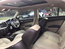 Chrysler 300C PENTASTAR 3.6 At 2013 Putih 6