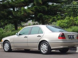 Mobil Infiniti M 1998 terbaik di Jawa Barat 3