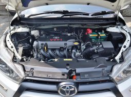 Toyota Yaris S 2016 Hatchback 10