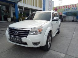 Ford Everest XLT 2010 Putih 1