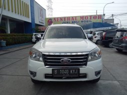 Ford Everest XLT 2010 Putih 4