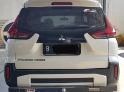 Mitsubishi Xpander Cross Premium A/T ( Matic ) 2020 Putih Km 8rban Siap Pakai Good Condition 4