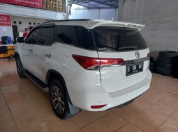 Toyota Fortuner 2.4 VRZ AT 2017 Putih 7
