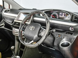 Toyota Sienta Q 2016 MPV 5