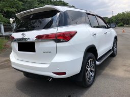 Toyota Fortuner 2.4 VRZ AT 2018 Putih 6