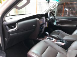 Toyota Fortuner 2.4 VRZ AT 2018 Putih 7