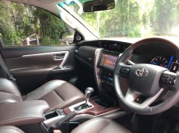 Toyota Fortuner 2.4 VRZ AT 2018 Putih 10