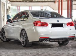 BMW 3 Series 330i M Sport 2015 3