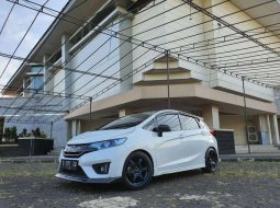 Jual mobil bekas murah Honda Jazz RS 2015 di Jawa Barat 4